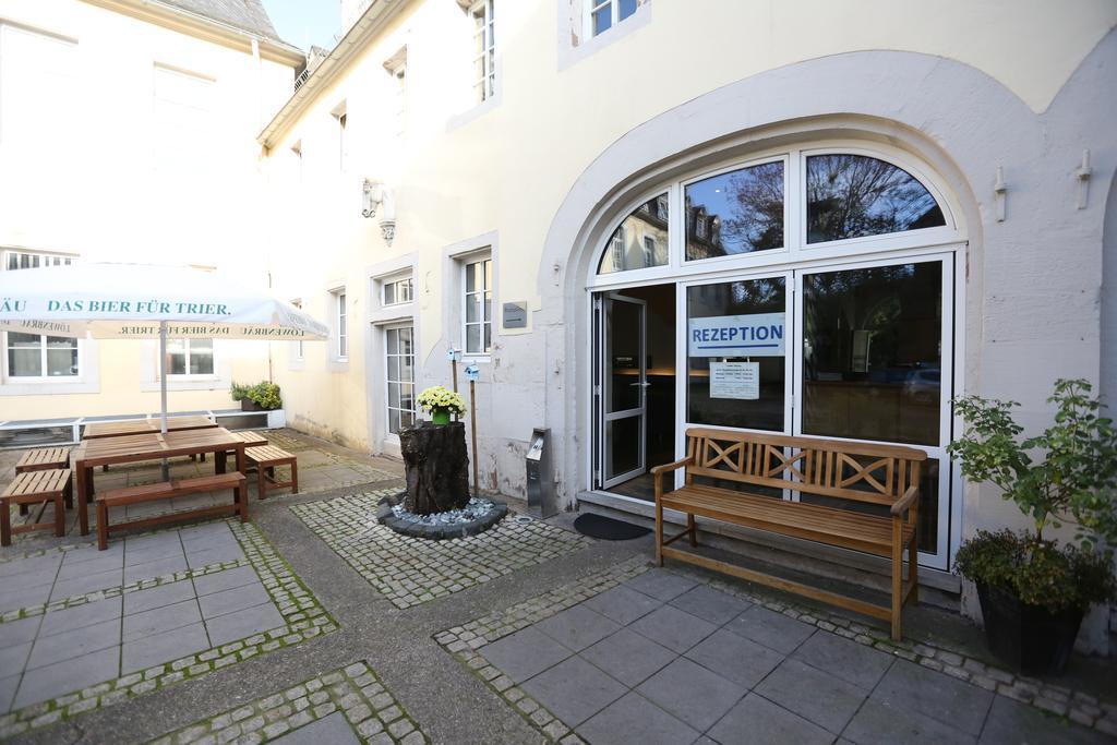 Kolping Hostel Trier Im Warsberger Hof Exterior foto